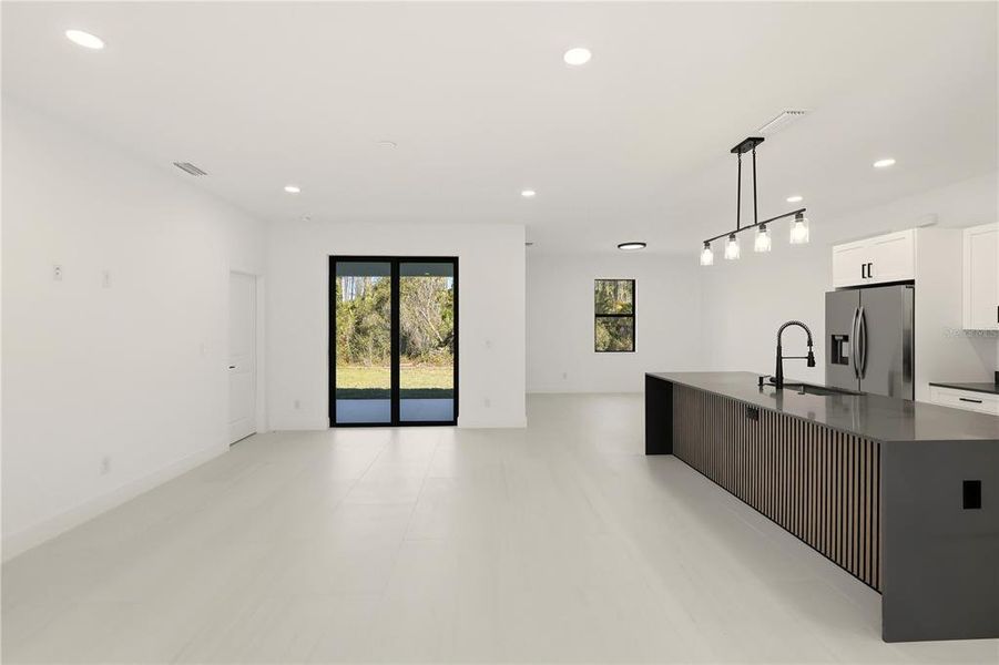 Spacious, unfurnished interior of a new home in , North Port (Image 14).