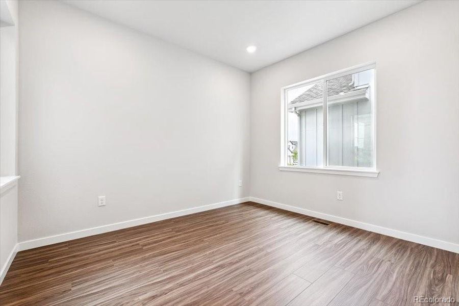 Spacious, unfurnished interior of a new home in Prestige Collection at Parkdale Commons, Lafayette (Image 18).