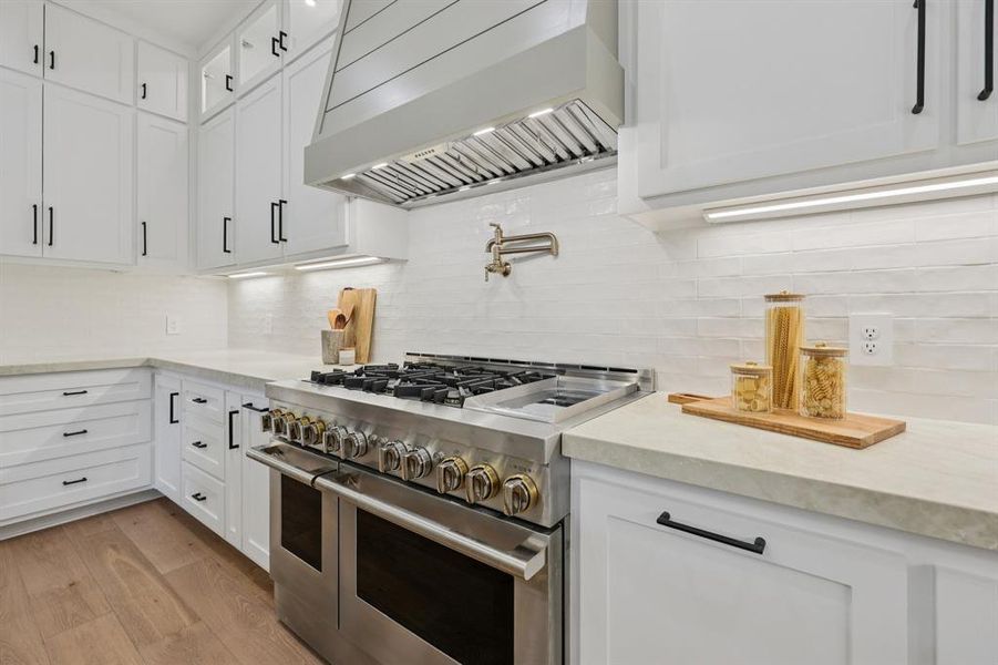 Furnished interior view inside a new home in , Dallas (Image 26).