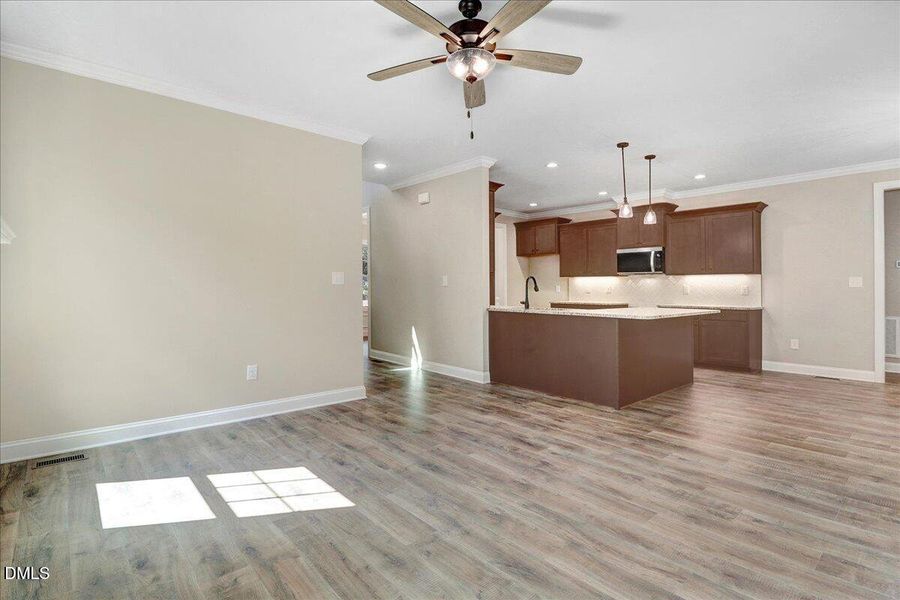 14-27 Wisteria Dr-14 14-27 Wisteria Dr-14