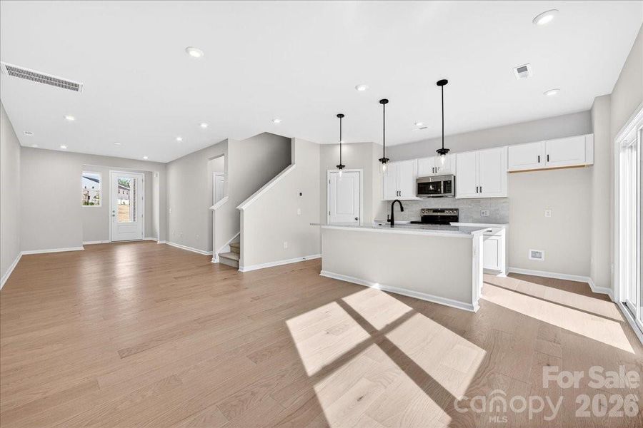 Ample Natural light Ample Natural light