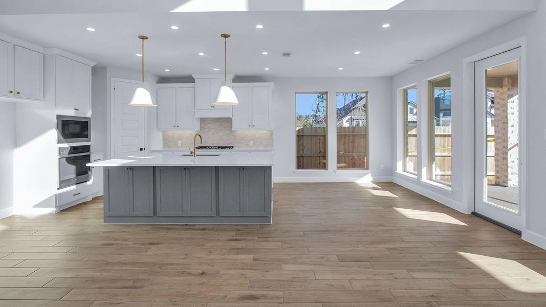 Spacious, unfurnished interior of a new home in Artavia, Conroe (Image 7).