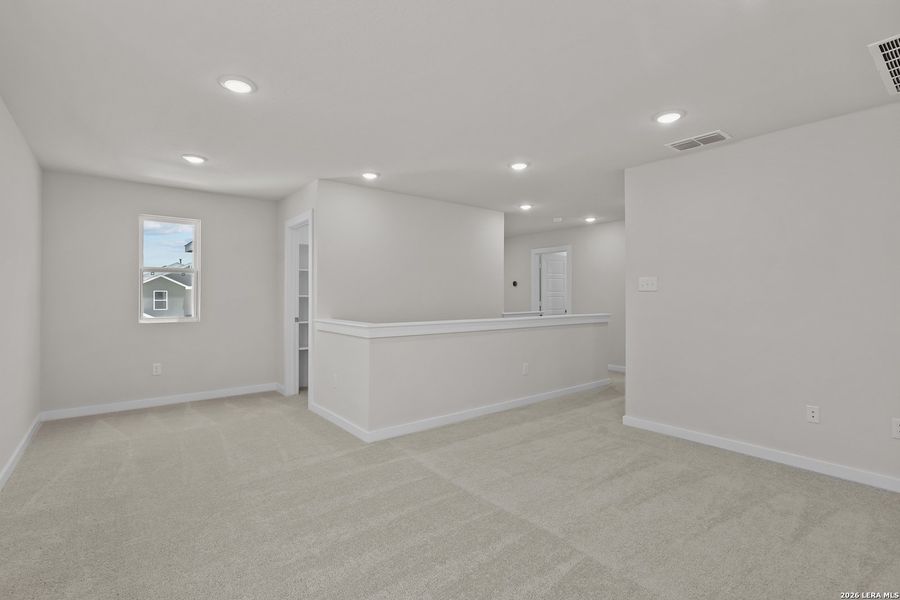 Spacious, unfurnished interior of a new home in Summerlin, San Antonio (Image 16). Spacious, unfurnished interior of a new home in Summerlin, San Antonio (Image 16).