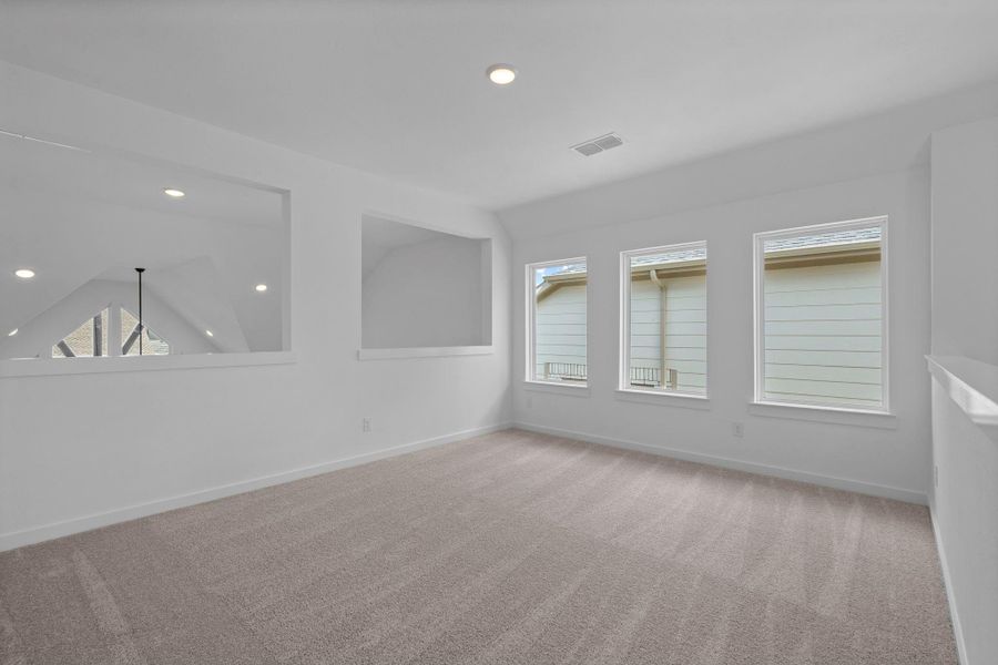 Spacious, unfurnished interior of a new home in , Missouri City (Image 17).