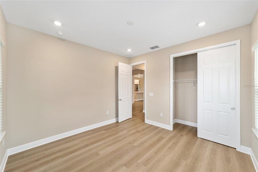 Spacious, unfurnished interior of a new home in , Ocala (Image 29).