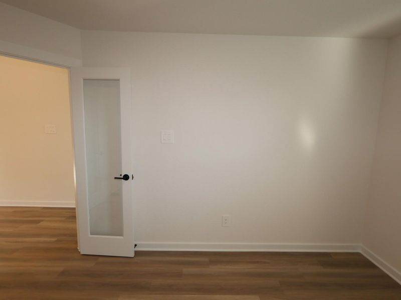 Spacious, unfurnished interior of a new home in Lone Star Landing, Montgomery (Image 23).