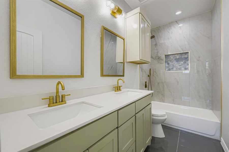 Furnished interior view inside a new home in , Grand Prairie (Image 3).