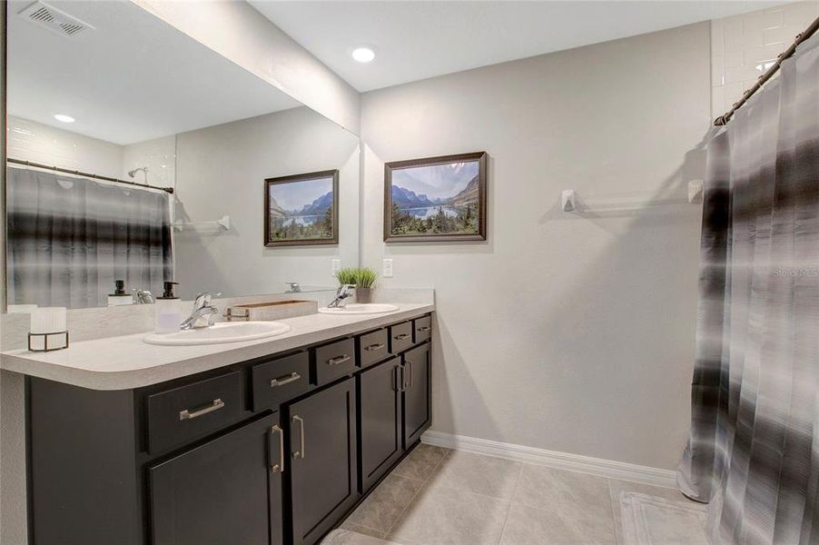 Furnished interior view inside a new home in River Park, Temple Terrace (Image 36).
