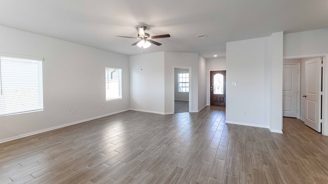 Spacious, unfurnished interior of a new home in Briarwood, Elgin (Image 9).