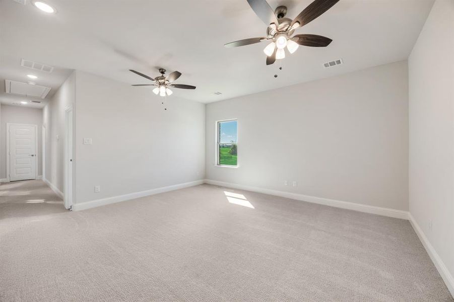 Spacious, unfurnished interior of a new home in Heath Golf and Yacht, Heath (Image 21). Spacious, unfurnished interior of a new home in Heath Golf and Yacht, Heath (Image 21).