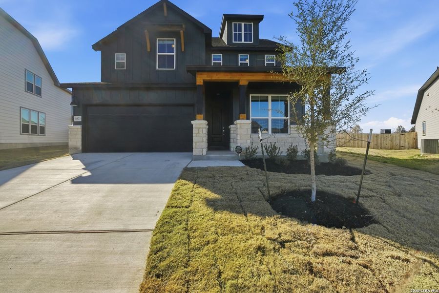 Front exterior of a new home in Horizon Ridge, San Antonio, TX, highlighting curb appeal (Image 2). Front exterior of a new home in Horizon Ridge, San Antonio, TX, highlighting curb appeal (Image 2).