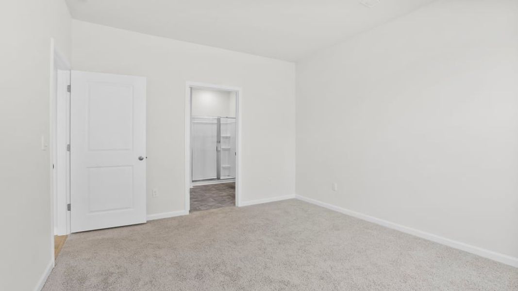 Spacious, unfurnished interior of a new home in Hunters Ridge, Woodruff (Image 34).