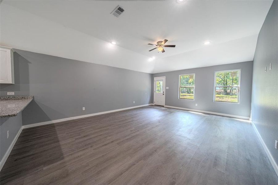 Spacious, unfurnished interior of a new home in , Payne Springs (Image 23).