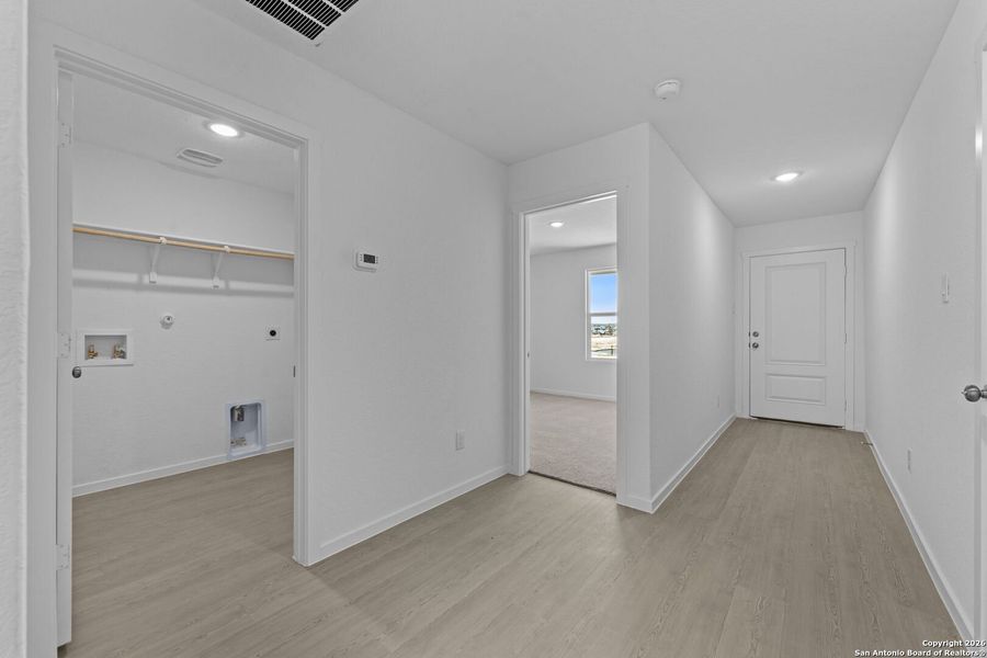 Spacious, unfurnished interior of a new home in , New Braunfels (Image 23).