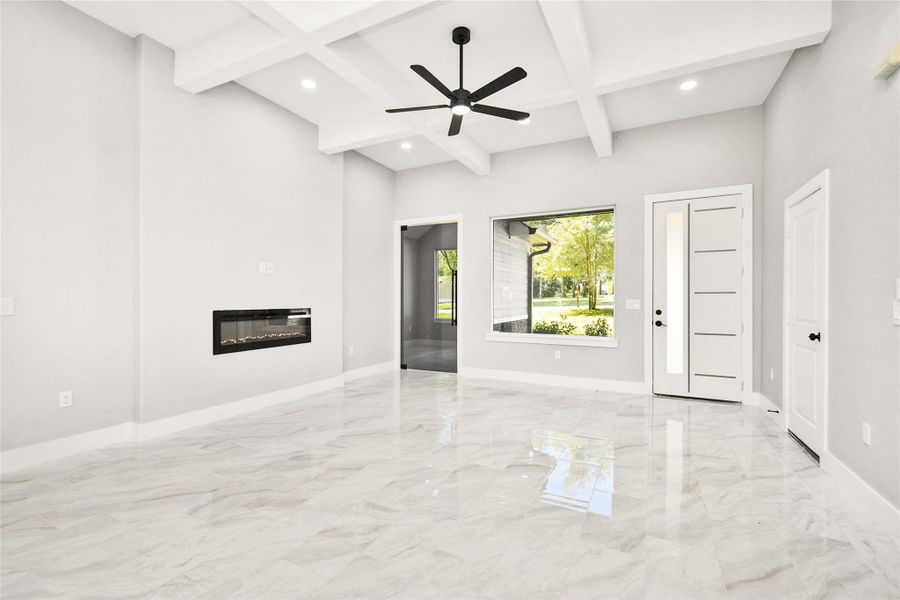 Spacious, unfurnished interior of a new home in , Willis (Image 16).