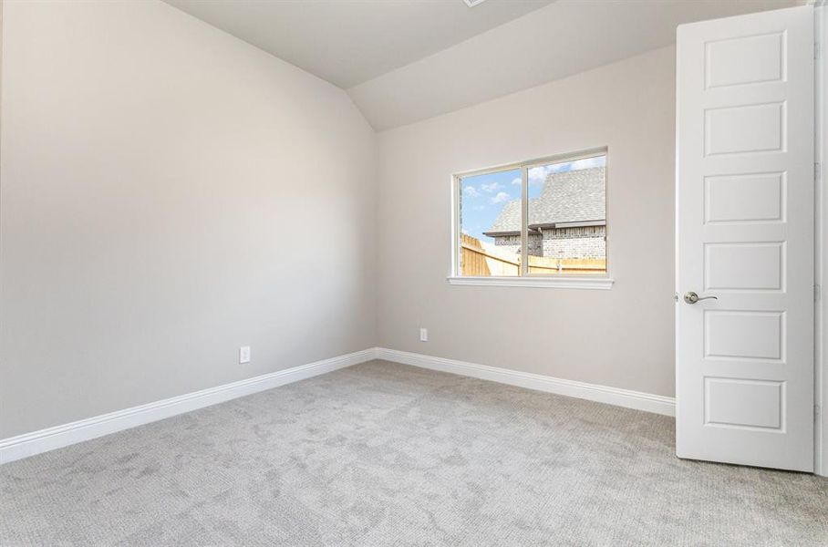 Spacious, unfurnished interior of a new home in Ten Mile Creek Estates, DeSoto (Image 27).