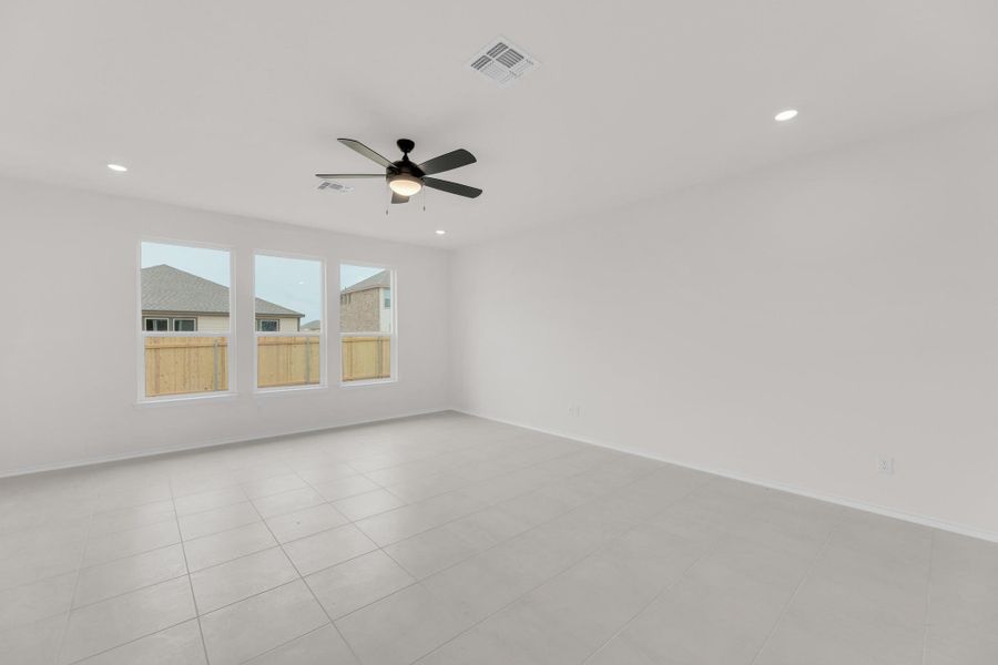 Spacious, unfurnished interior of a new home in Mustang Valley, Manor (Image 16).