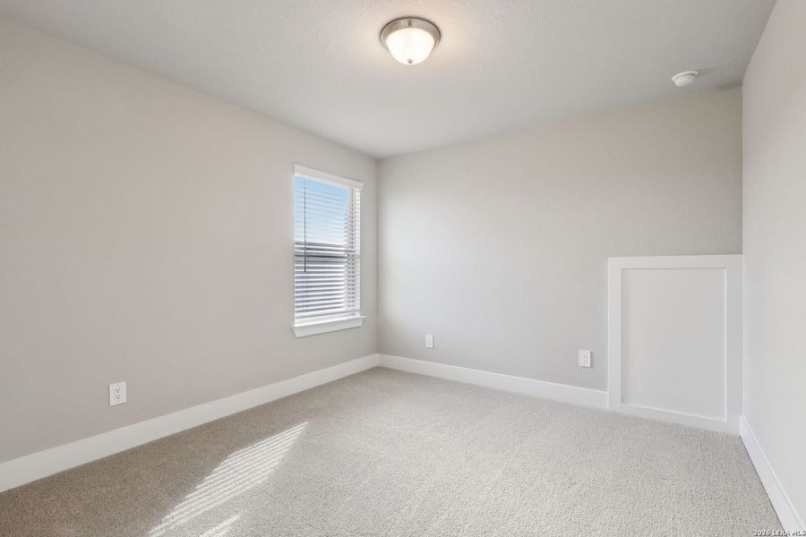 Spacious, unfurnished interior of a new home in Lark Canyon, New Braunfels (Image 21).