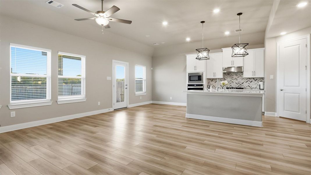 Spacious, unfurnished interior of a new home in Alexander Estates, Tomball (Image 23).