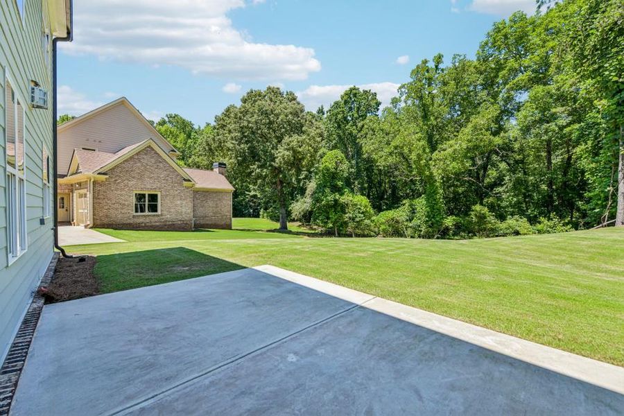 Exterior details and patio area of a home in White Post on Lake Lanier, Gainesville (Image 4).