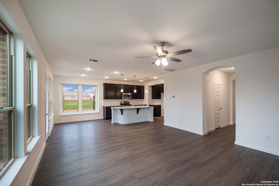 Spacious, unfurnished interior of a new home in Legacy at Lake Dunlap: 40ft. lots, New Braunfels (Image 11). Spacious, unfurnished interior of a new home in Legacy at Lake Dunlap: 40ft. lots, New Braunfels (Image 11).