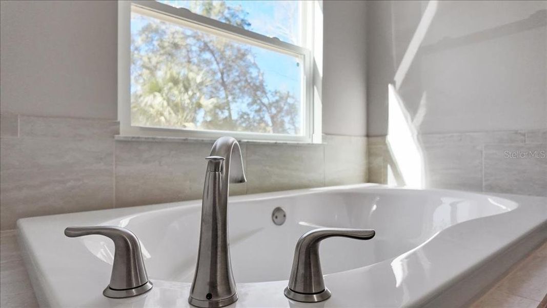 Close-up of interior finishes inside a home in , Chiefland (Image 36).