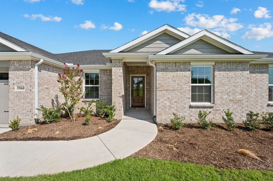 Exterior details and patio area of a home in Gatlin Ranch, Springtown (Image 3).