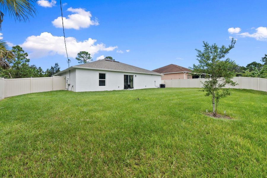 Exterior details and patio area of a home in , Palm Bay (Image 23).