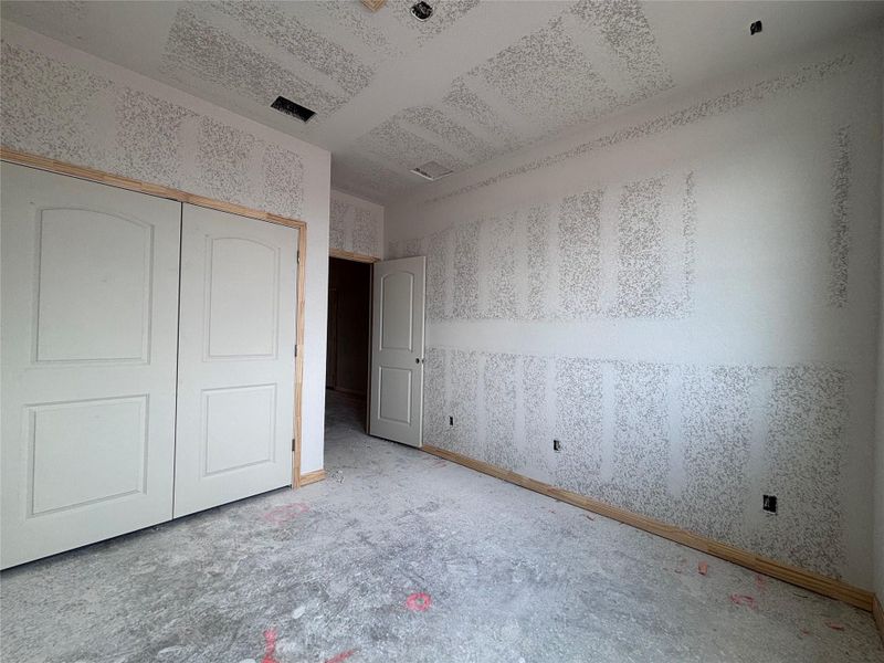 Spacious, unfurnished interior of a new home in The Colony 45s, Bastrop (Image 16).