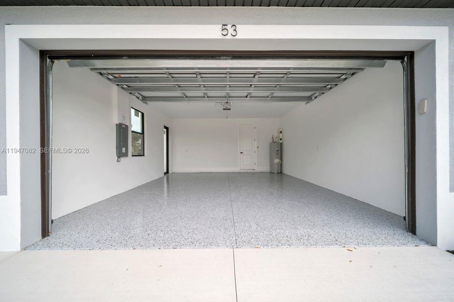 Spacious, unfurnished interior of a new home in , Lehigh Acres (Image 32).