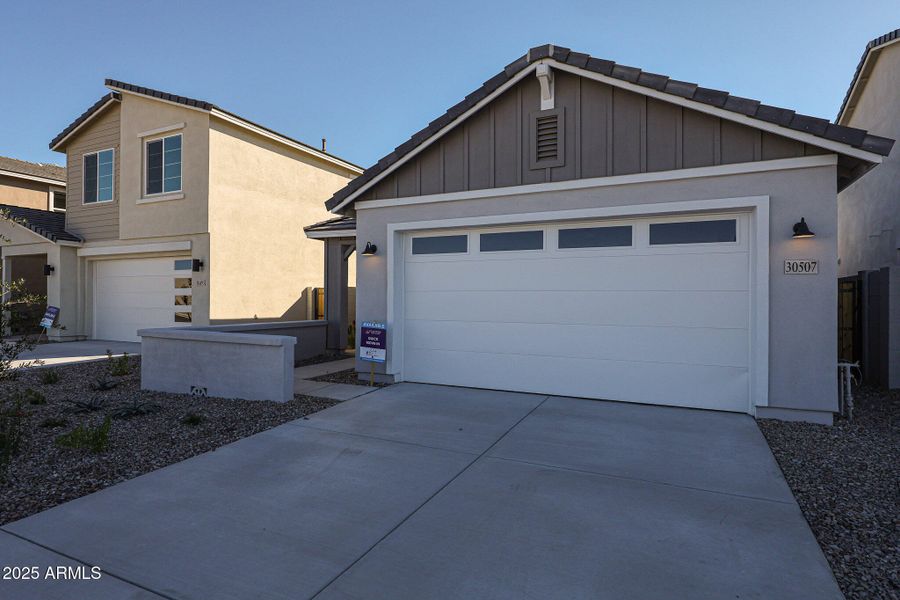 06_New-Move-in-Ready-Home_Teravalis_Buck 06_New-Move-in-Ready-Home_Teravalis_Buck