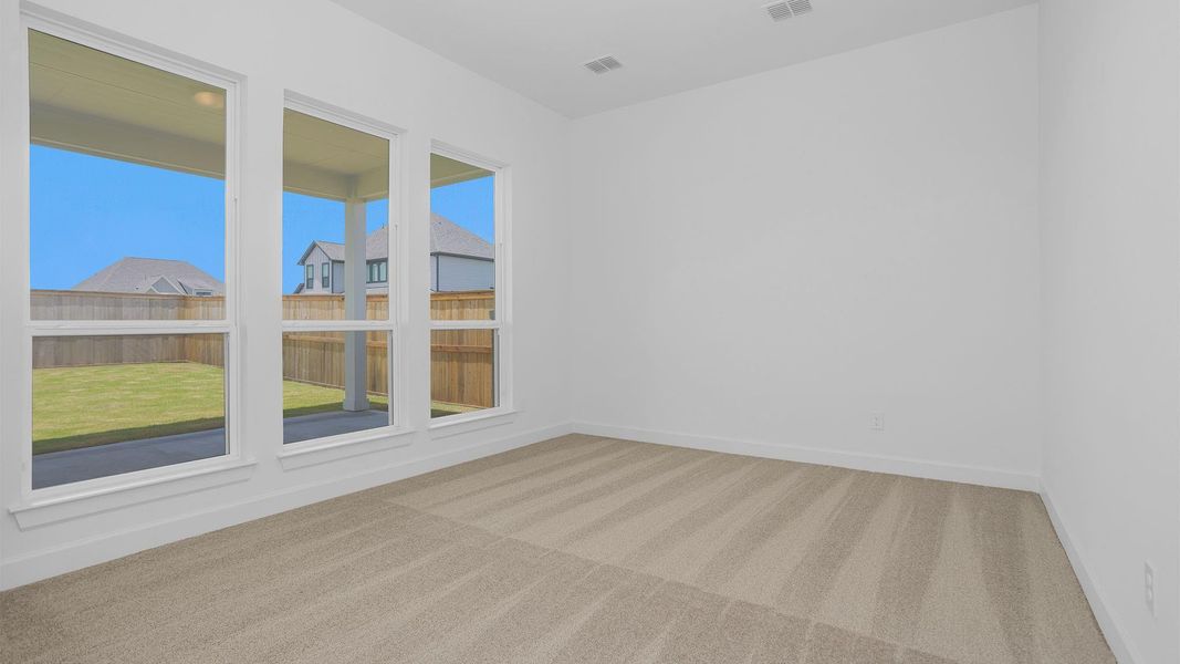 Spacious, unfurnished interior of a new home in Fulshear Lakes, Fulshear (Image 10).