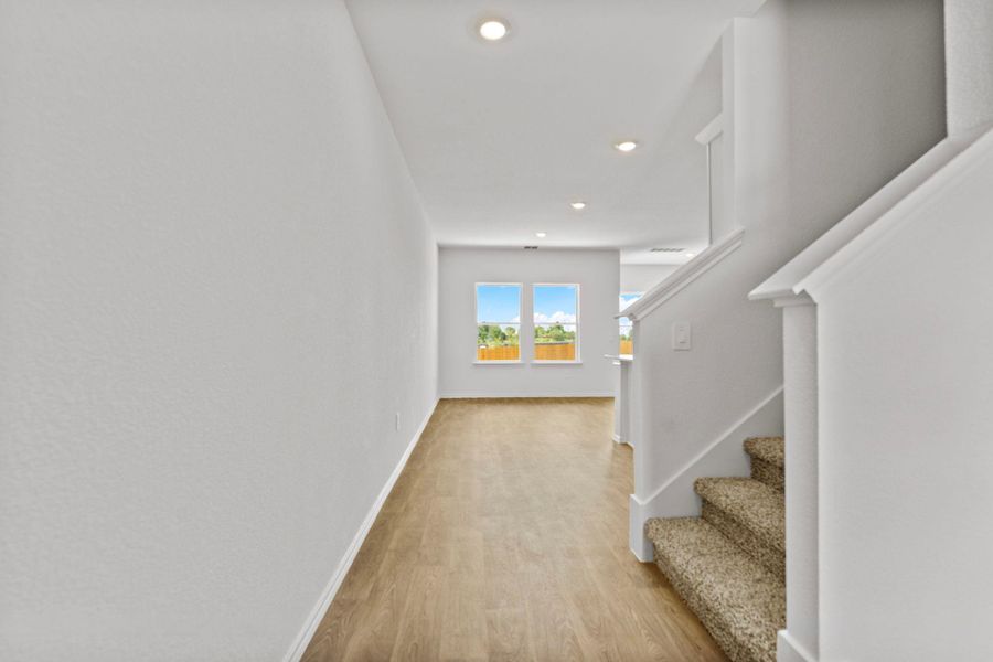 Spacious, unfurnished interior of a new home in Palomino, Manor (Image 12).