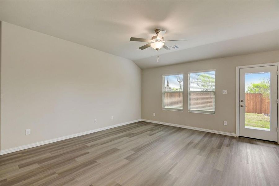 Spacious, unfurnished interior of a new home in Stratton Place, Greenville (Image 24).