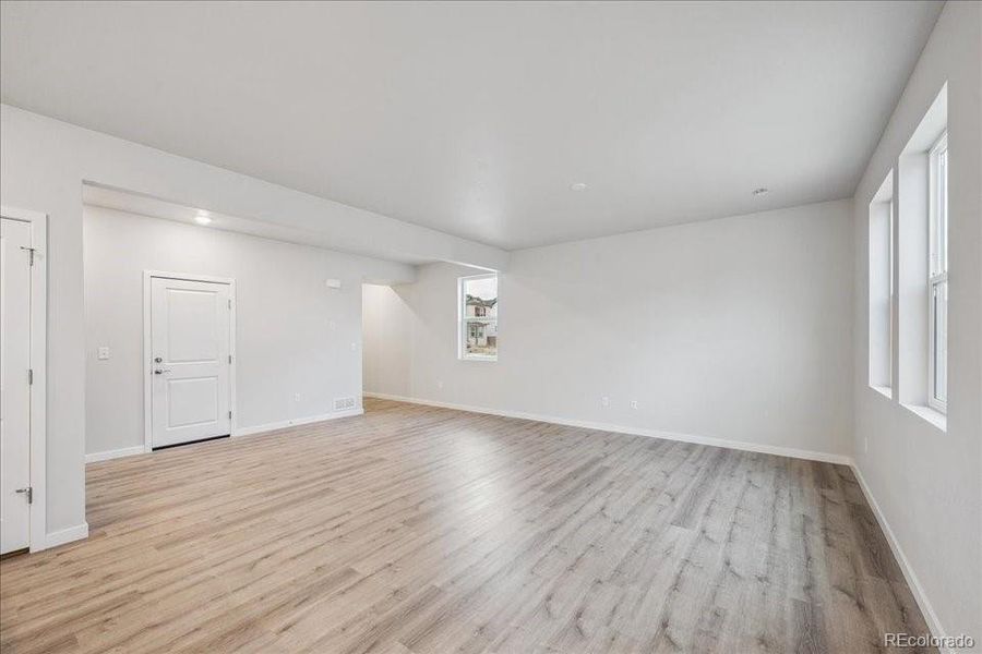 Spacious, unfurnished interior of a new home in Farmlore, Brighton (Image 12).