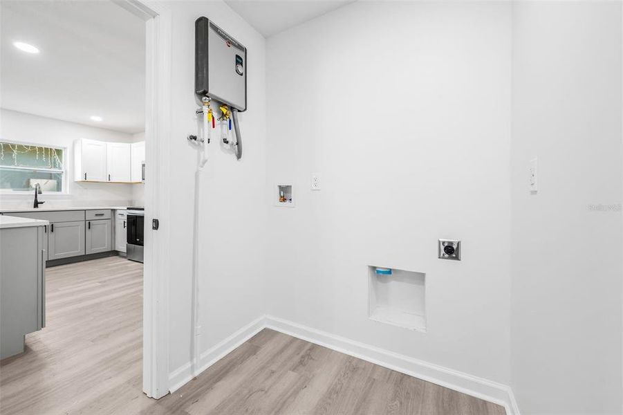 Spacious, unfurnished interior of a new home in , Gainesville (Image 14).