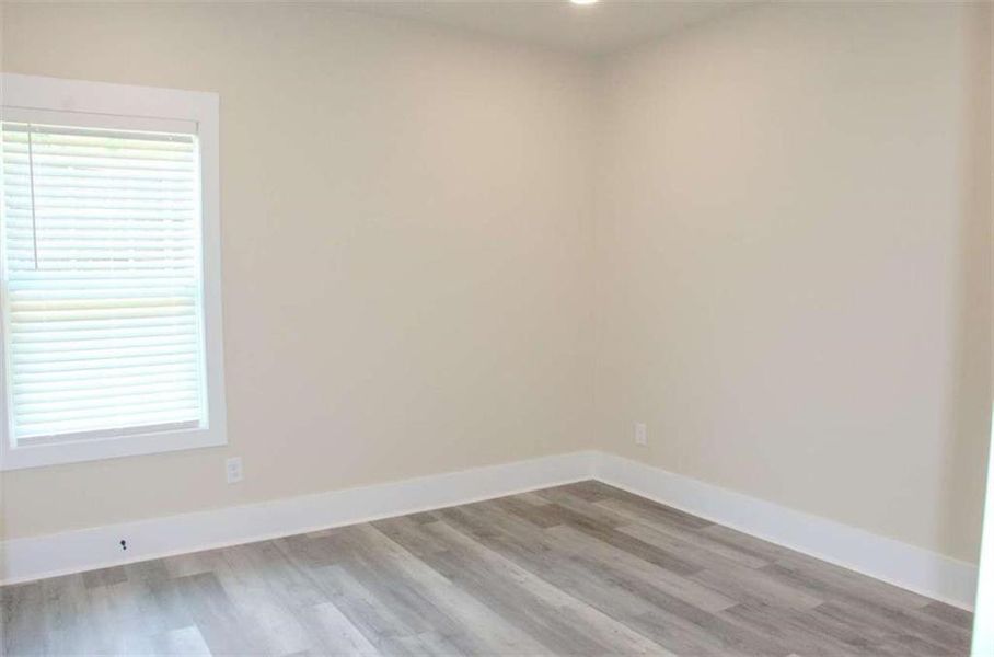 Spacious, unfurnished interior of a new home in , Mansfield (Image 17).