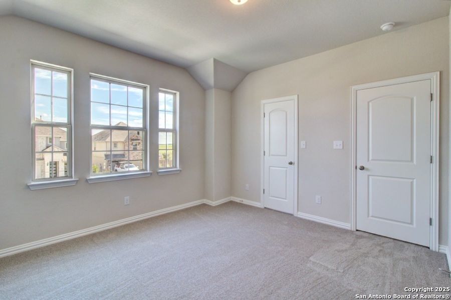 Spacious, unfurnished interior of a new home in Dauer Ranch, New Braunfels (Image 21). Spacious, unfurnished interior of a new home in Dauer Ranch, New Braunfels (Image 21).