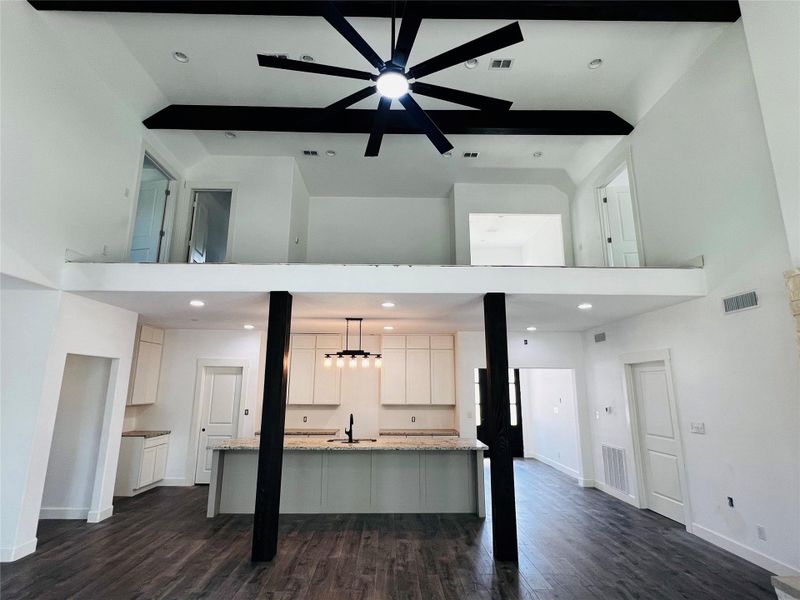 Spacious, unfurnished interior of a new home in , Hemphill (Image 29).