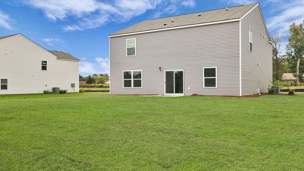 Exterior details and patio area of a home in Huggins Hill, Manning (Image 3).