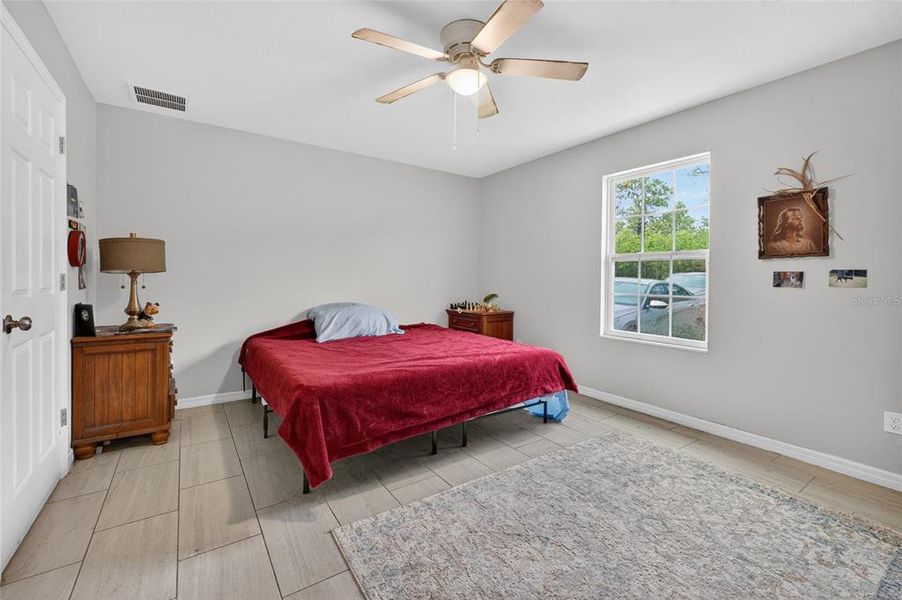Furnished interior view inside a new home in , Dunnellon (Image 15).