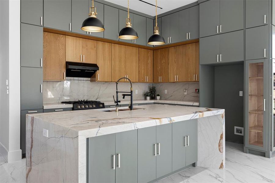 Lots of storage under Island/Bar