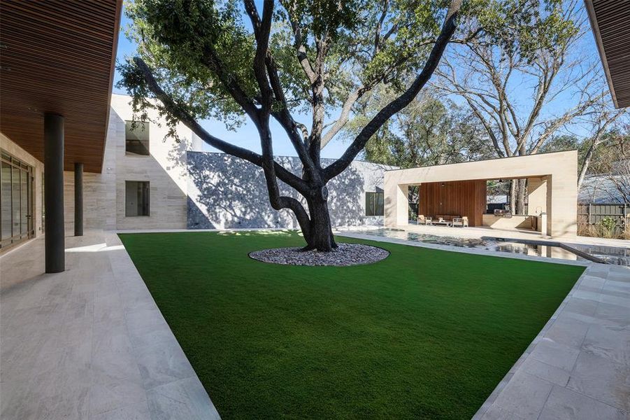 Exterior details and patio area of a home in , Dallas (Image 20).