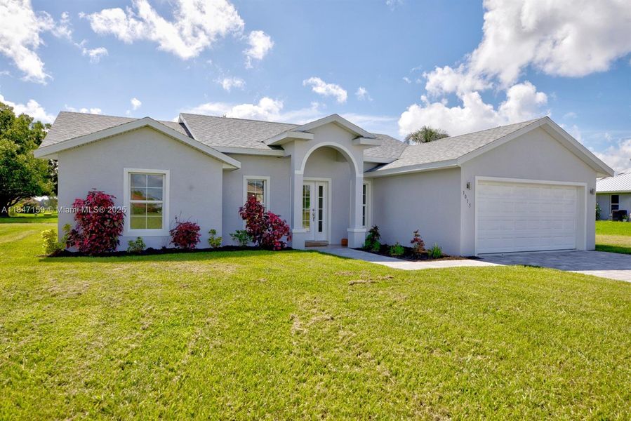 Front exterior of a new home in , Sebring, FL, highlighting curb appeal (Image 23).