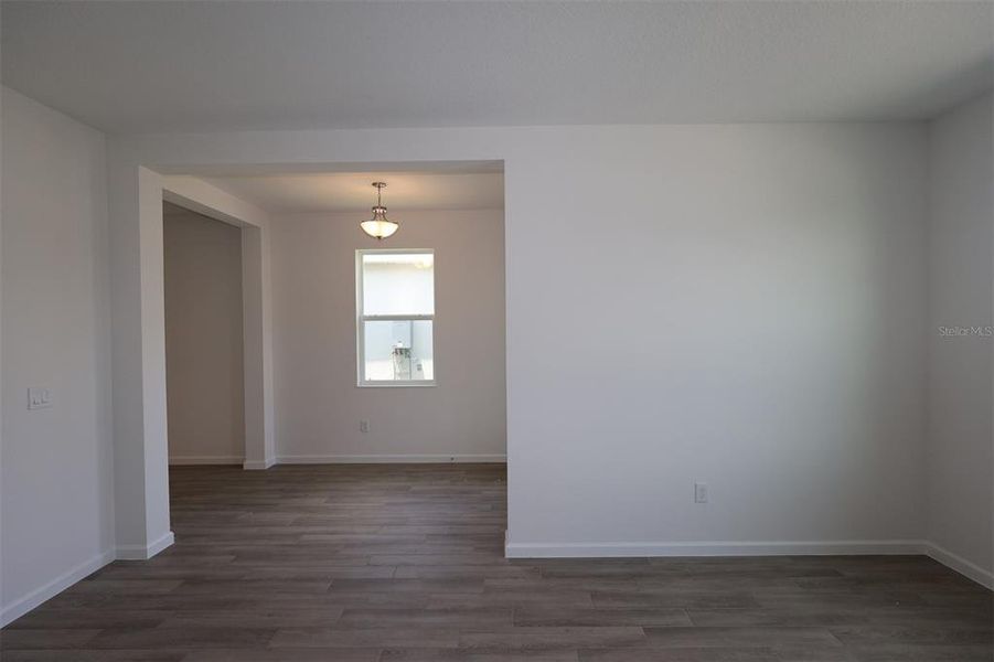 Spacious, unfurnished interior of a new home in Center Lake on the Park, St. Cloud (Image 5).