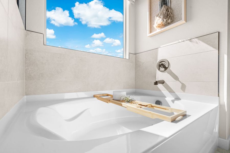 Primary Bathroom | Skyline Floorplan | Elara at Moonlight | New Homes in Maricopa, AZ by Landsea Homes