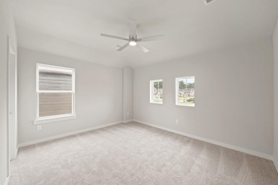 Spacious, unfurnished interior of a new home in Barton Creek Ranch, Conroe (Image 18). Spacious, unfurnished interior of a new home in Barton Creek Ranch, Conroe (Image 18).