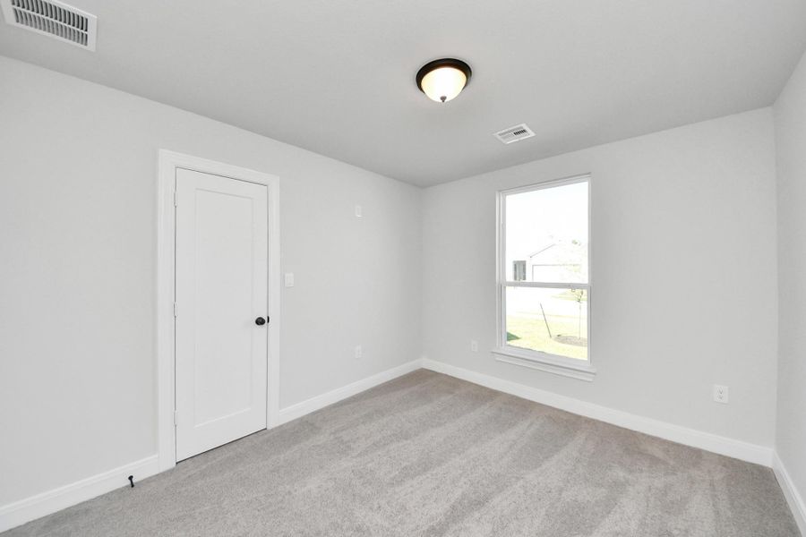 Spacious, unfurnished interior of a new home in Grand Oaks Reserve, Cleveland (Image 22). Spacious, unfurnished interior of a new home in Grand Oaks Reserve, Cleveland (Image 22).