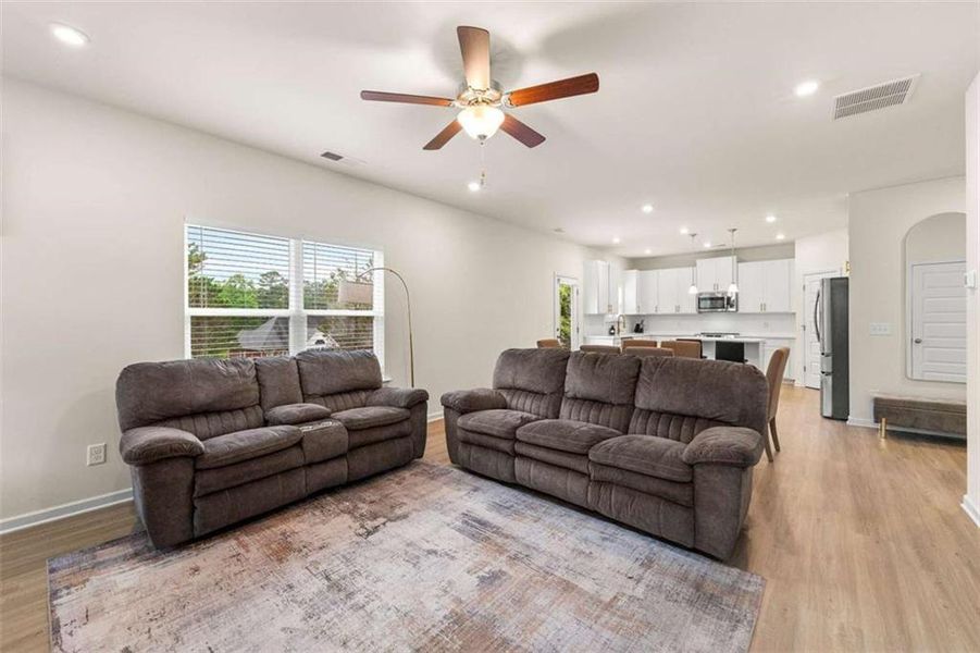 Furnished interior view inside a new home in , Dallas (Image 19). Furnished interior view inside a new home in , Dallas (Image 19).