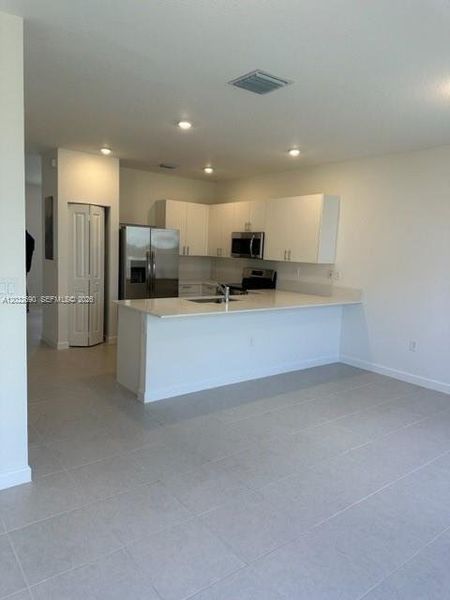 Spacious, unfurnished interior of a new home in , Homestead (Image 8).